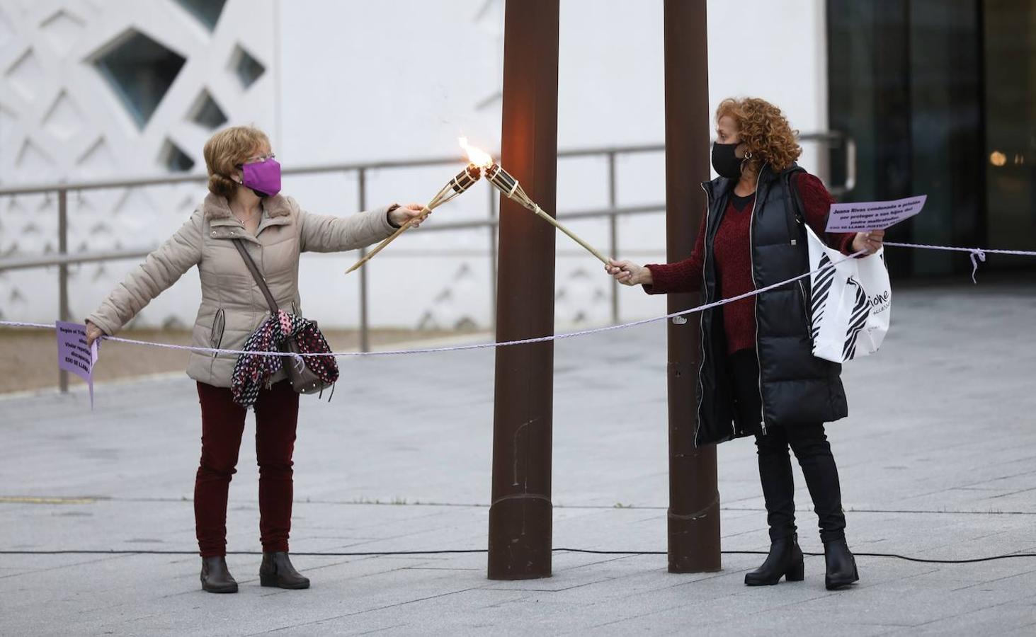 La concentración de la Plataforma contra la Violencia a las Mujeres, en imágenes