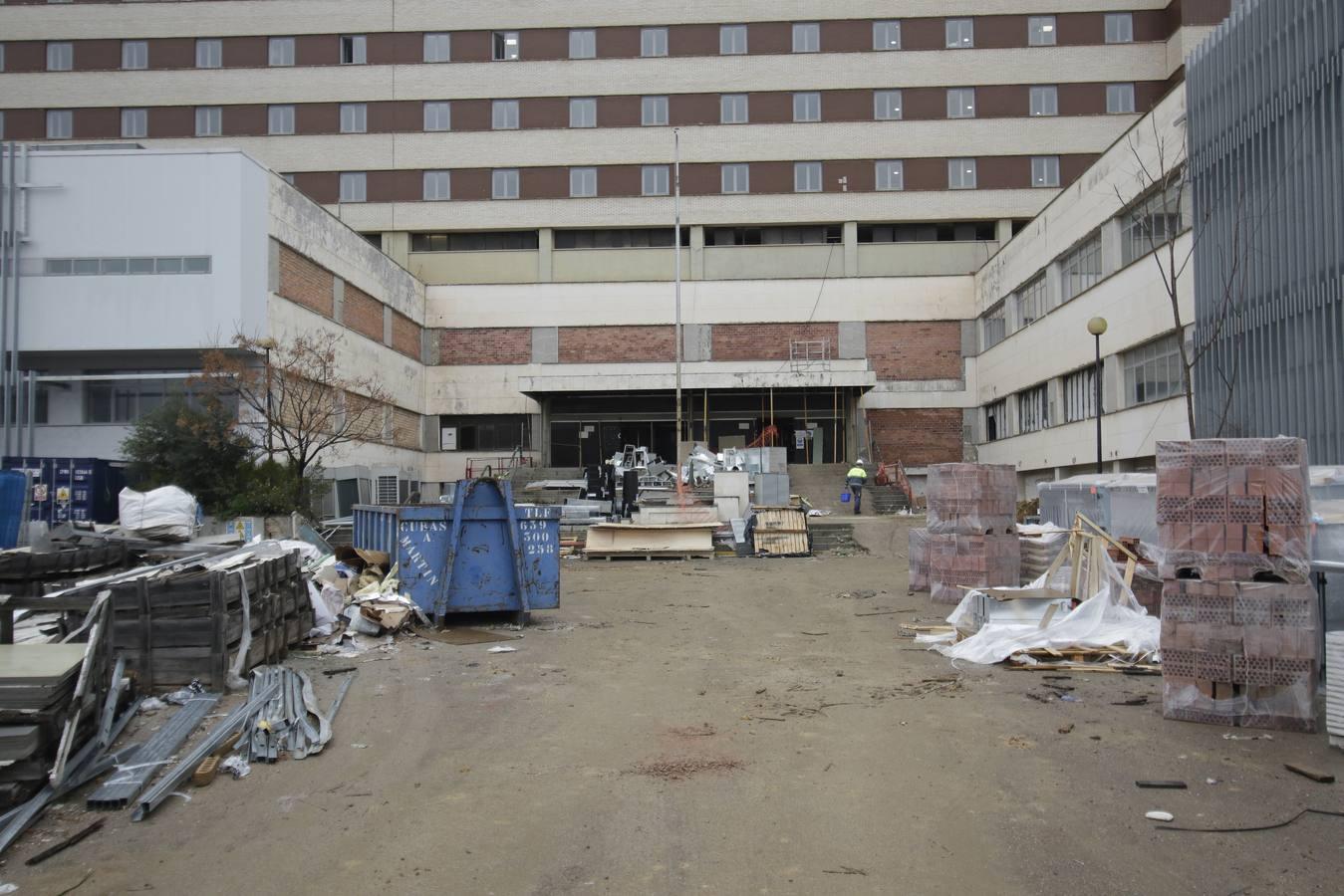 En imágenes, el estado del Hospital Militar de Sevilla días antes de recibir los primeros pacientes