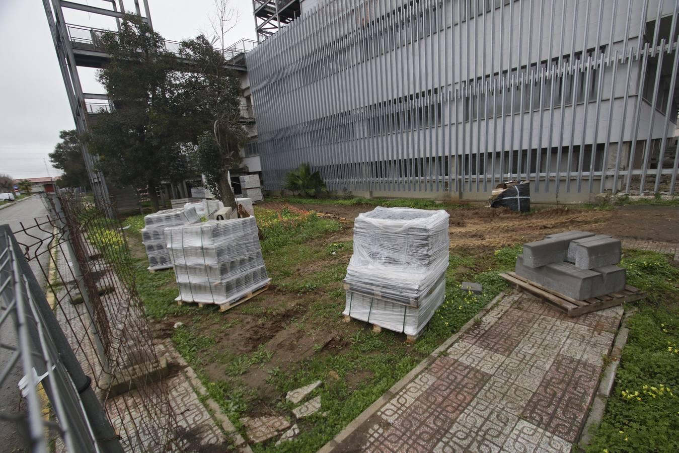 En imágenes, el estado del Hospital Militar de Sevilla días antes de recibir los primeros pacientes