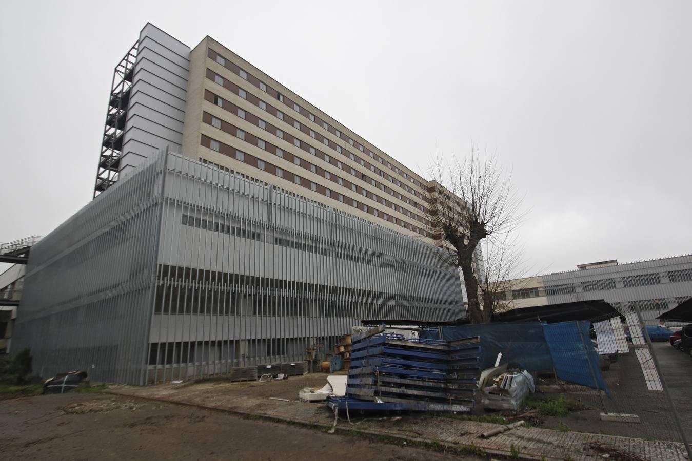 En imágenes, el estado del Hospital Militar de Sevilla días antes de recibir los primeros pacientes