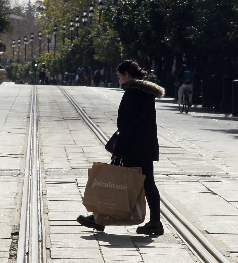 Las imágenes del ambiente que se vive en Sevilla con el cierre perimetral