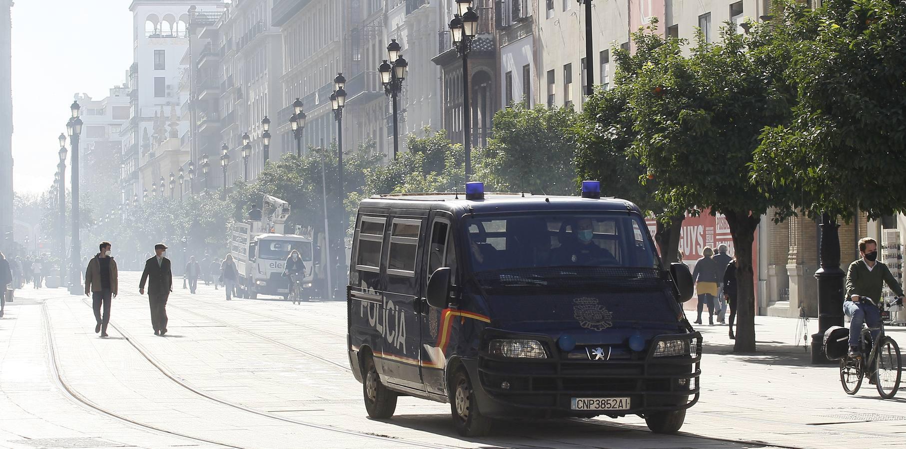 Las imágenes del ambiente que se vive en Sevilla con el cierre perimetral