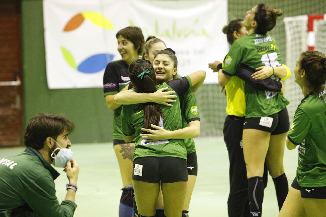 El partido de balonmano Adesal-Liberbank Gijón, en imágenes