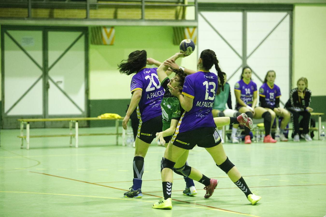 El partido de balonmano Adesal-Liberbank Gijón, en imágenes