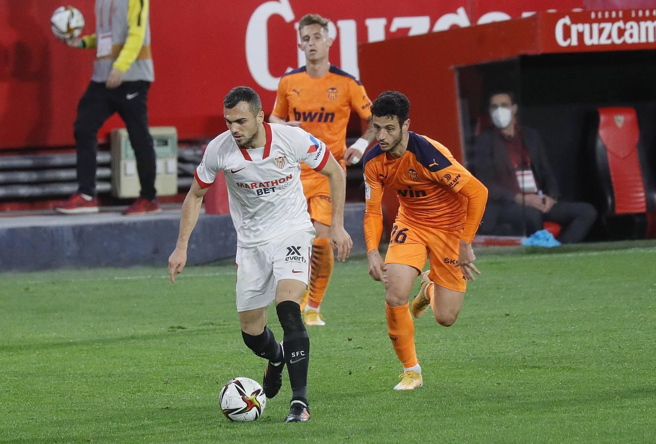 Las mejores imágenes del partido entre el Sevilla F.C. y el Valencia C.F.