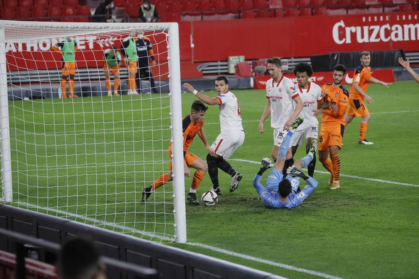 Las mejores imágenes del partido entre el Sevilla F.C. y el Valencia C.F.