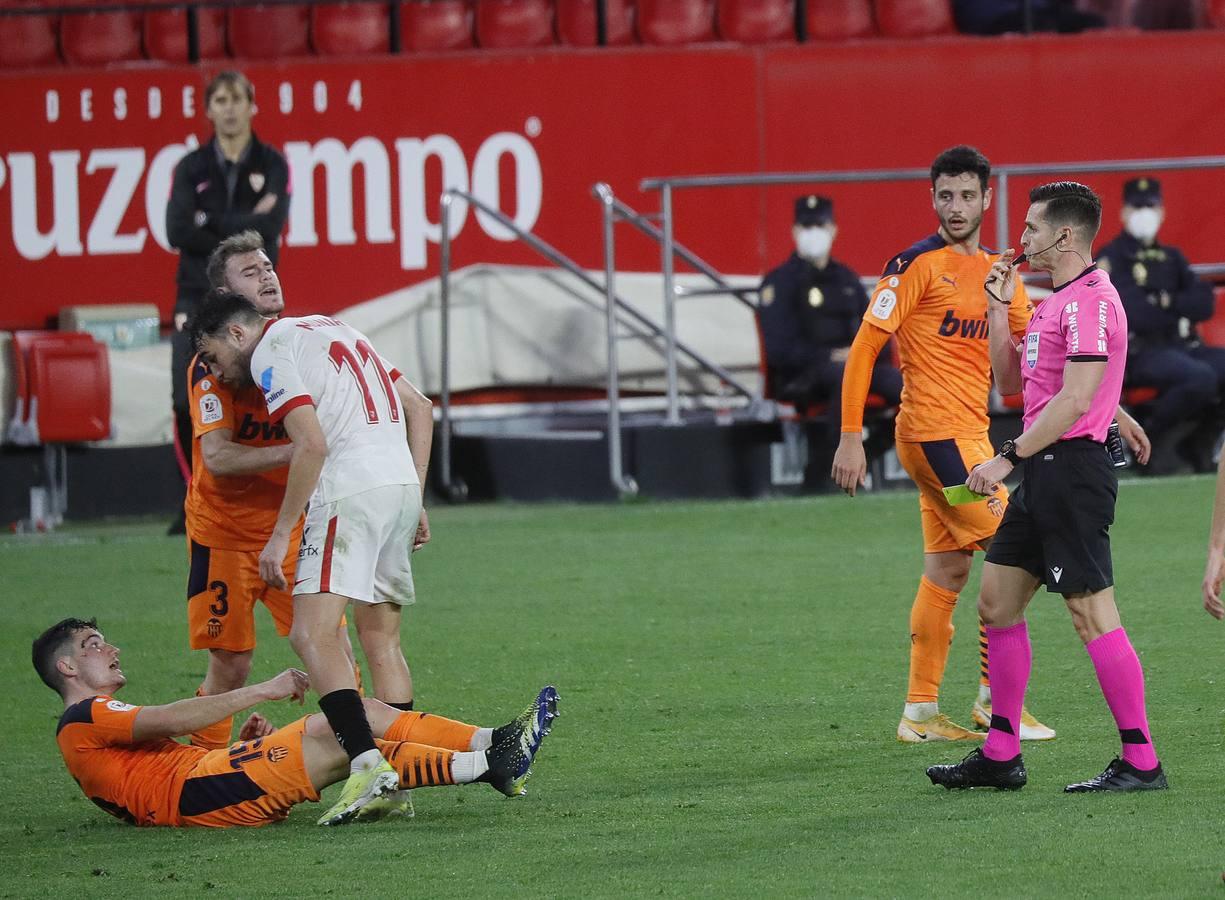 Las mejores imágenes del partido entre el Sevilla F.C. y el Valencia C.F.