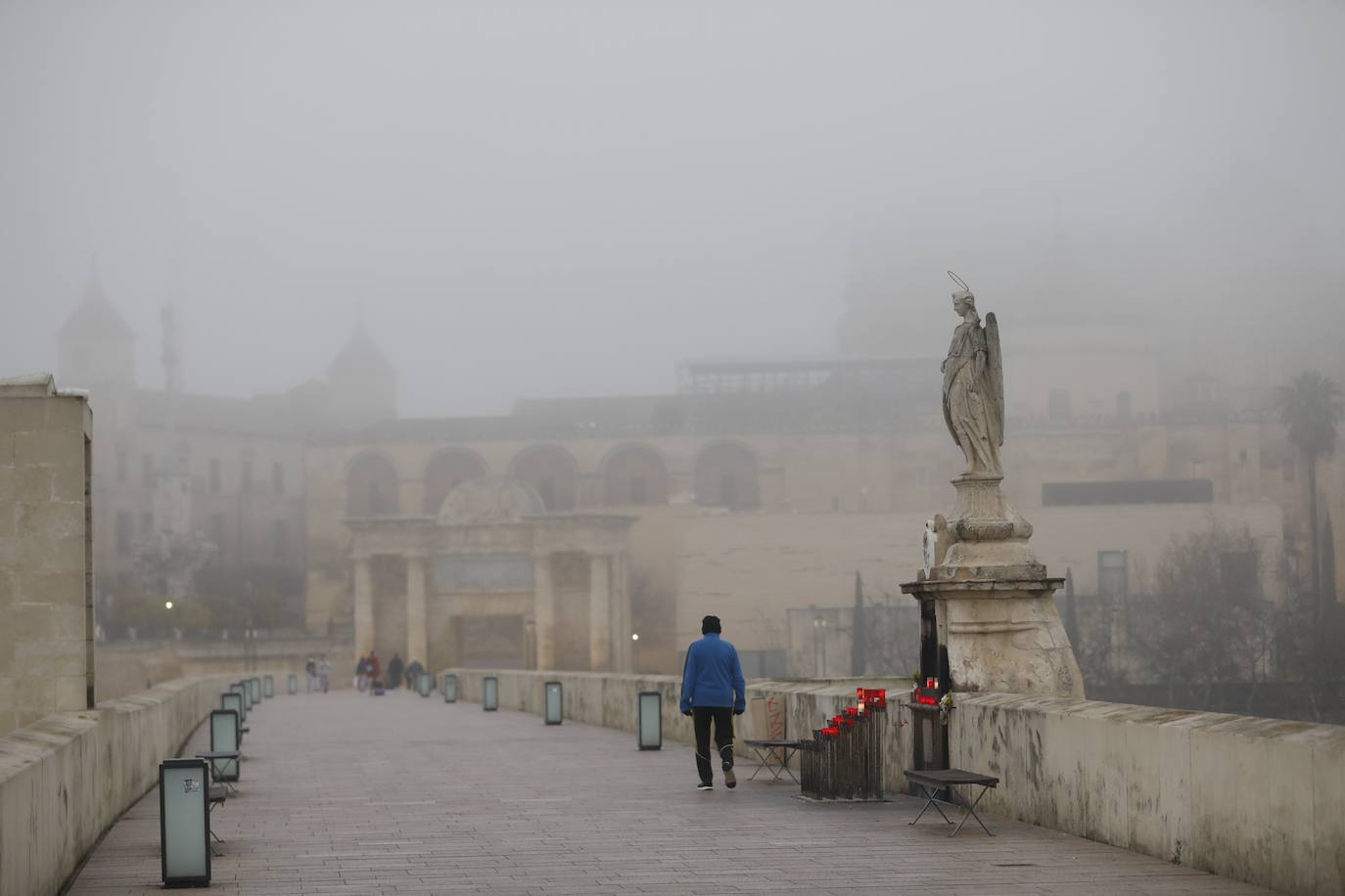 En imágenes, la mañana de niebla en Córdoba