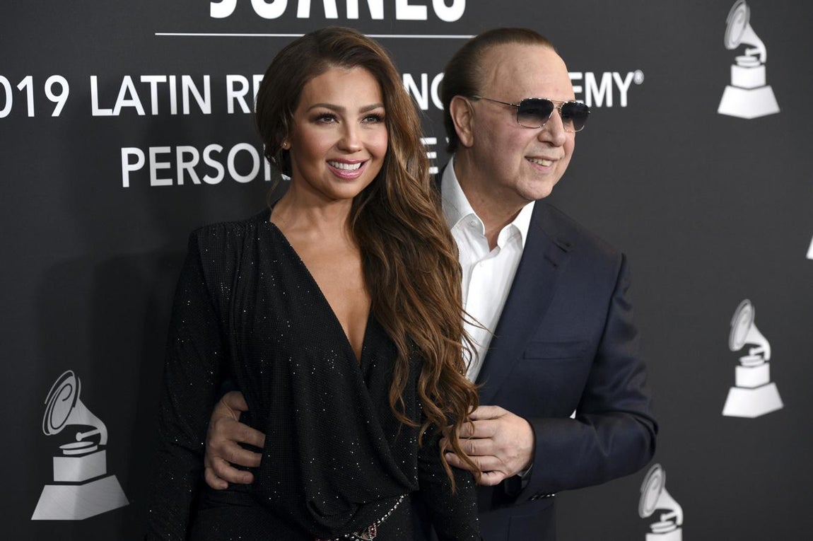 Tommy Mottola. Tommy Mottola a Thalía (Rancho de 47 millones de dólares)En el 2006, el empresario multimillonario le regaló a Thalía, uno de los ranchos más caros de Colorado; de 120 mil metros cuadrados y valorado en casi 50 millones de dólares. Los rumores afirman que Tommy pagó el inmueble en efectivo