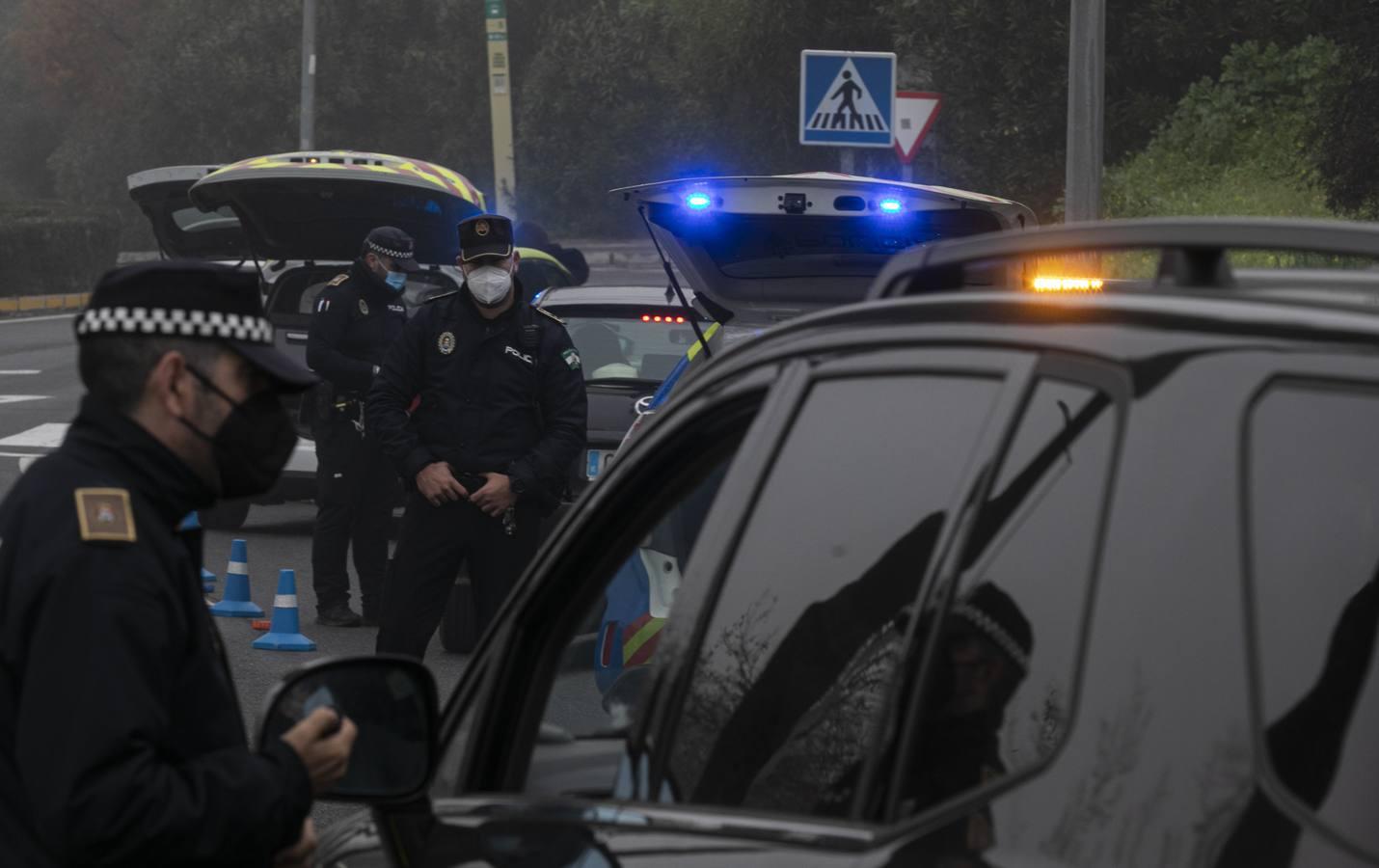 Se intensifican los controles policiales en Sevilla para evitar la movilidad