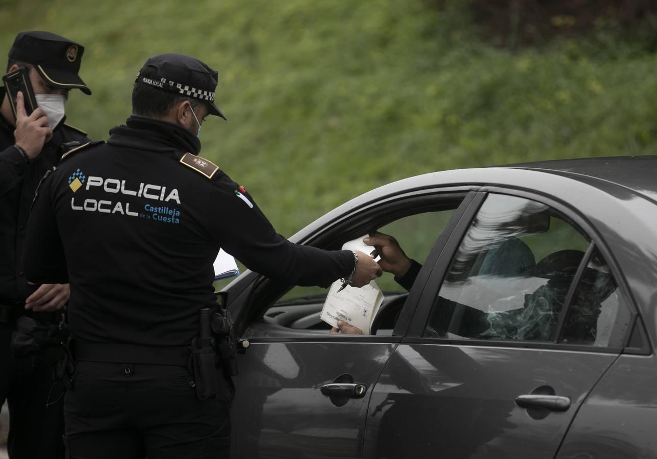 Se intensifican los controles policiales en Sevilla para evitar la movilidad