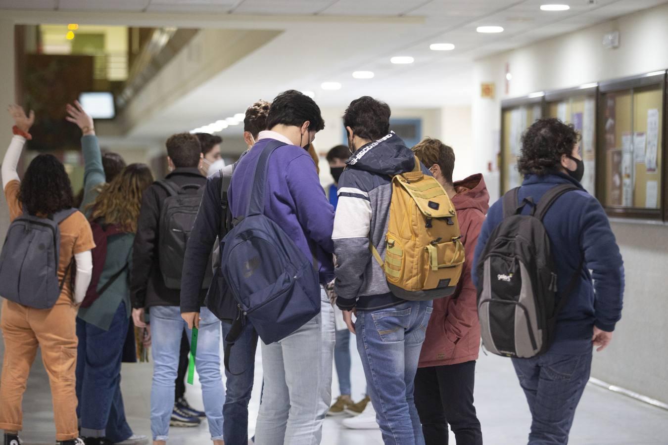 Comienzan los exámenes presenciales en la Universidad de Sevilla