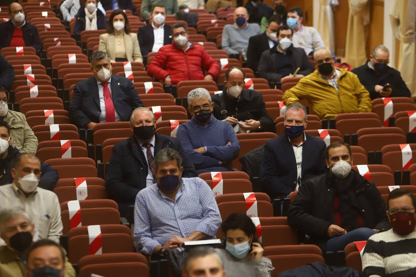 En imágenes, la asamblea de las hermandades y cofradías de Córdoba