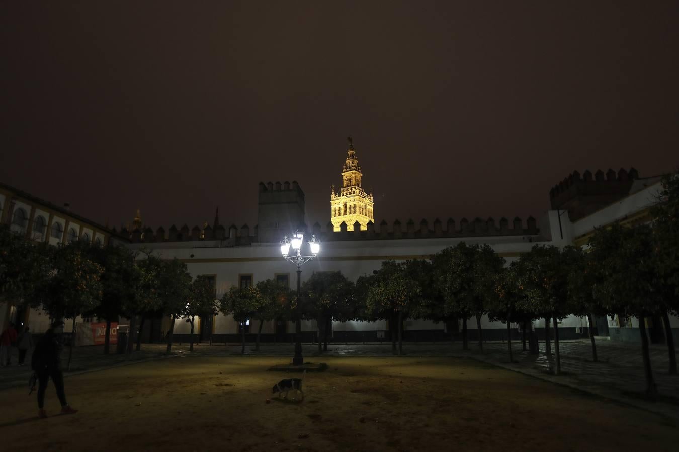 En Imágenes, el Ayuntamiento defiende la iluminación de la calle Mateos Gago