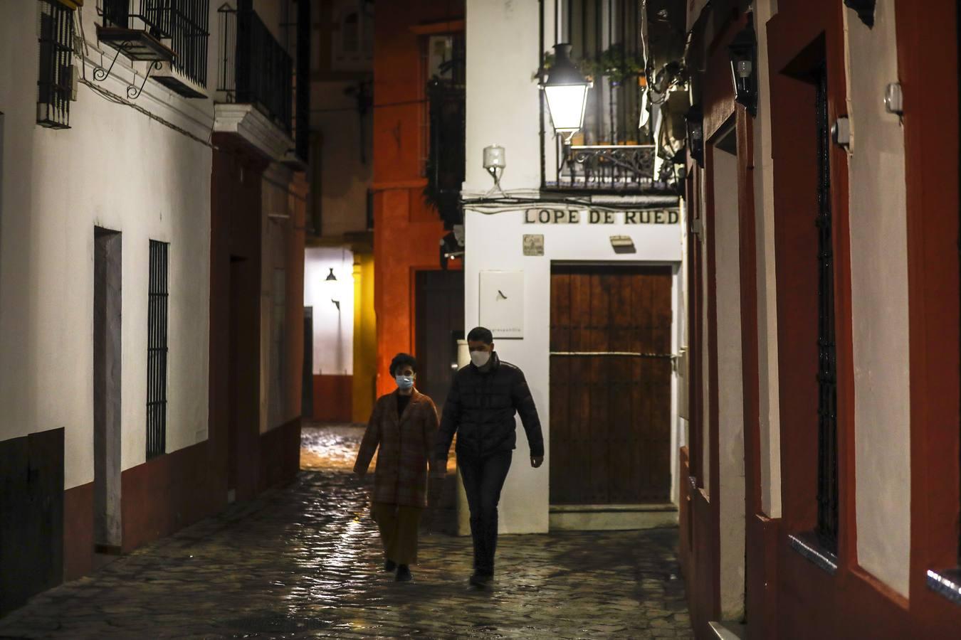 En Imágenes, el Ayuntamiento defiende la iluminación de la calle Mateos Gago