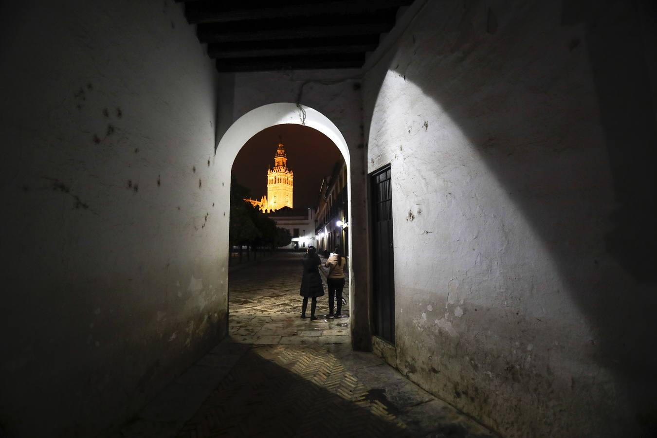 En Imágenes, el Ayuntamiento defiende la iluminación de la calle Mateos Gago