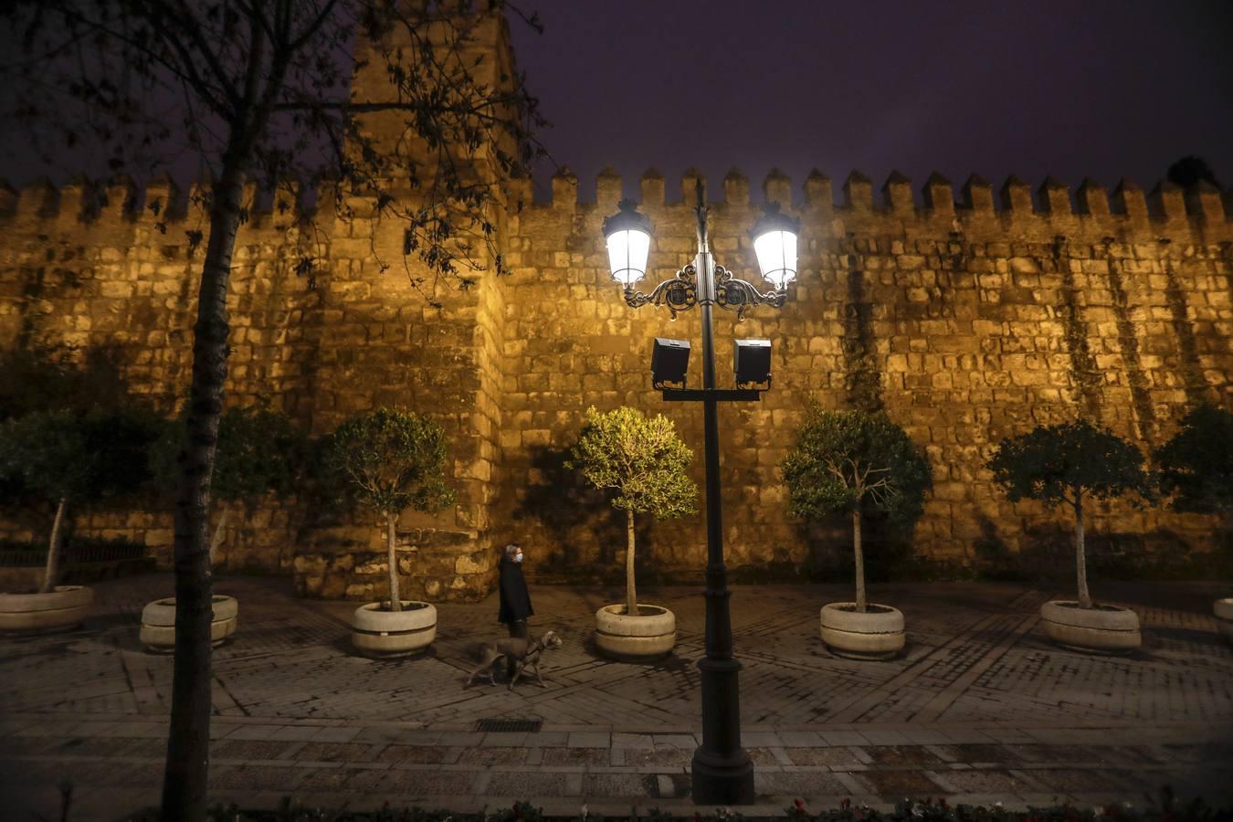 En Imágenes, el Ayuntamiento defiende la iluminación de la calle Mateos Gago