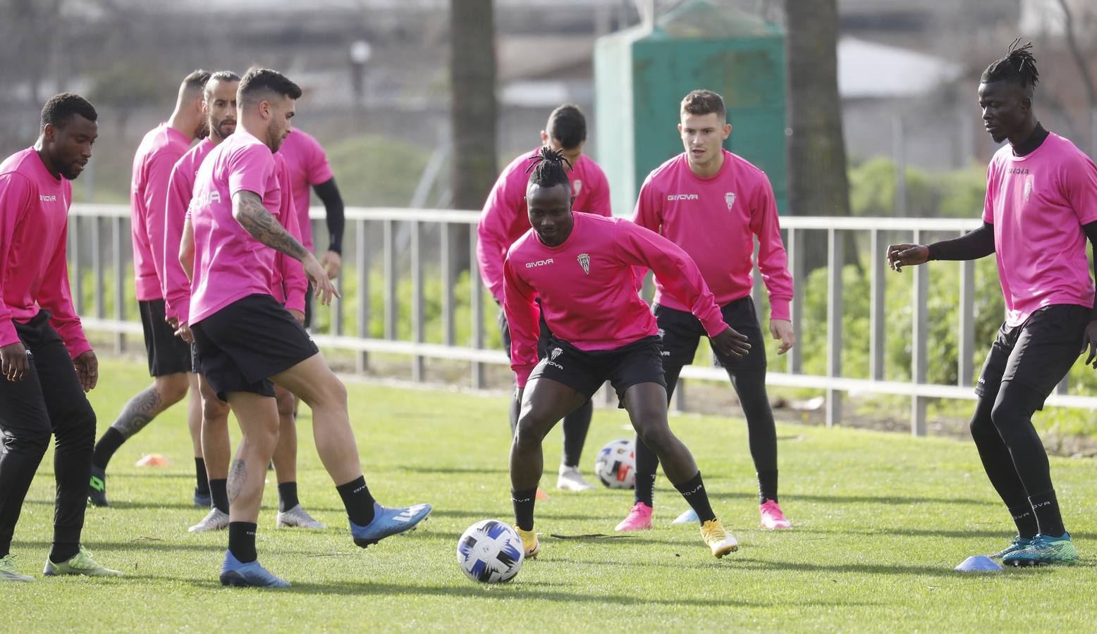 El primer día de Moussa Sidibé en el entreno del Córdoba CF, en imágenes