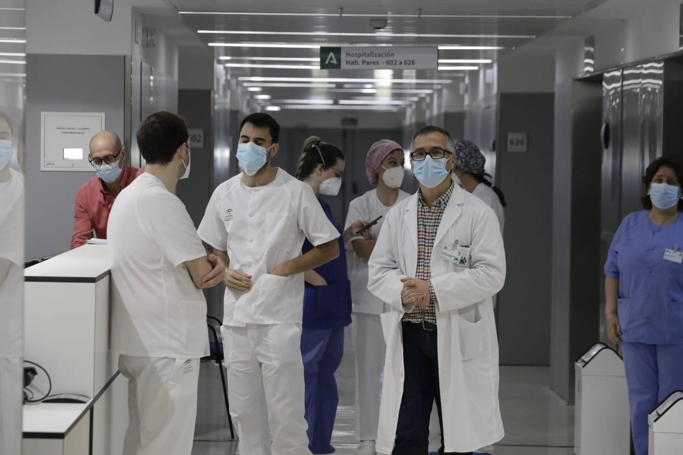 Juanma Moreno inaugura el Hospital Militar de Sevilla