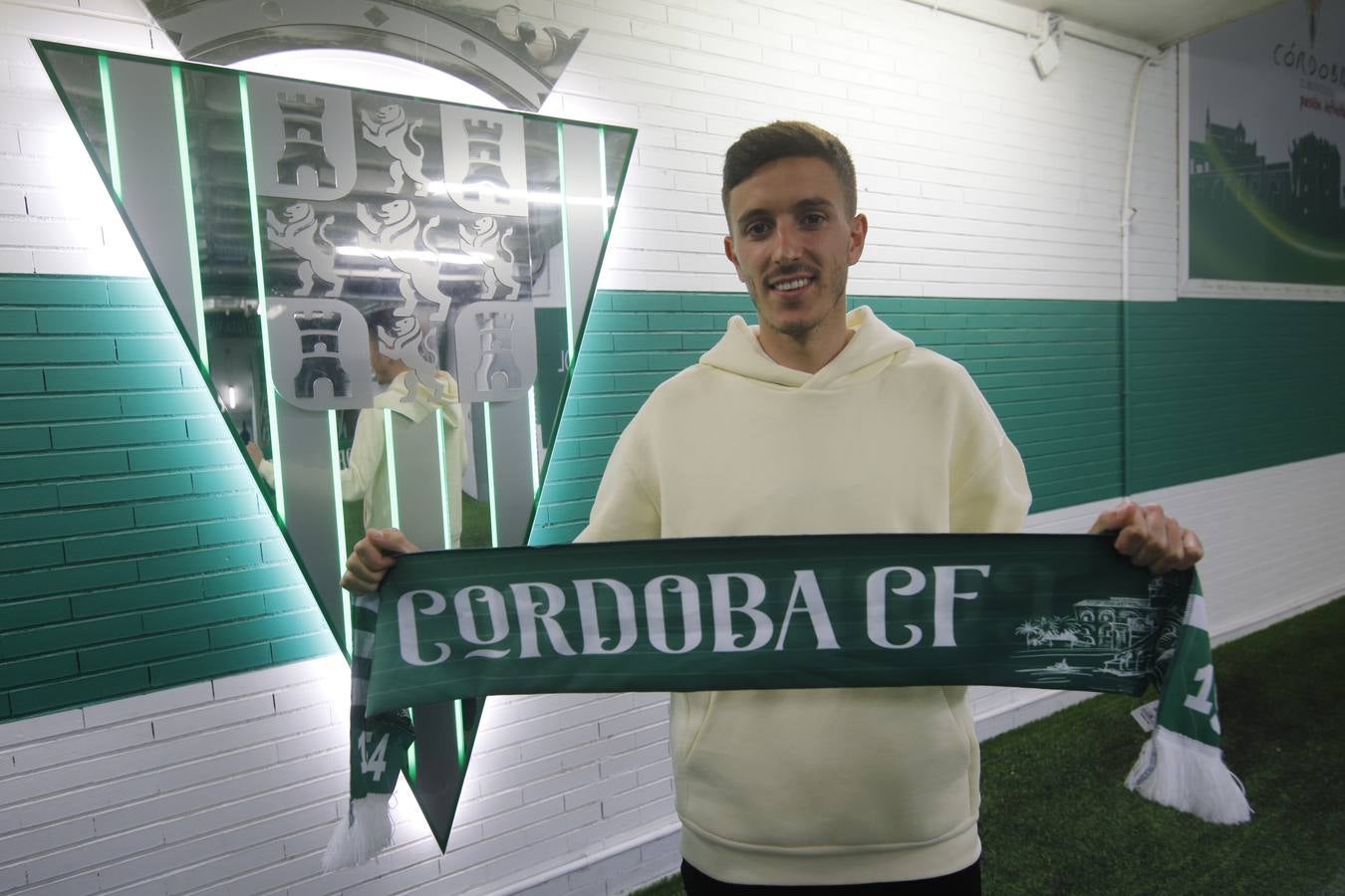 La presentación de Alberto Ródenas en el Córdoba CF, en imágenes