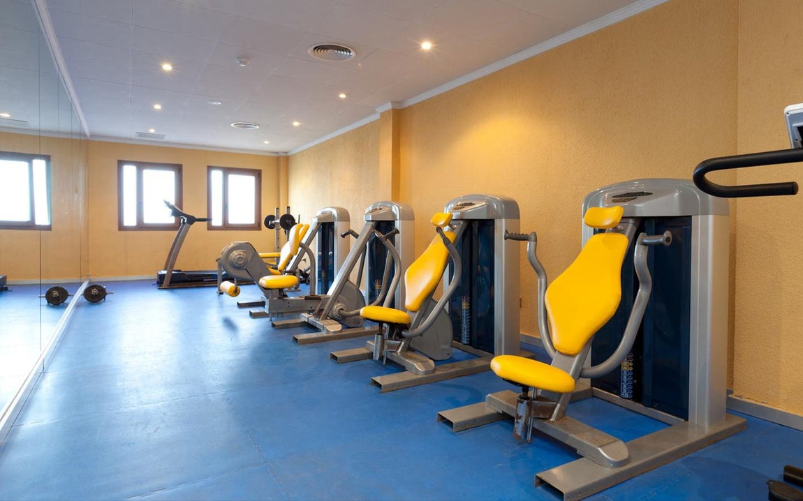 El hotel que Amancio Ortega ha comprado en Cádiz. Incluye también un gimnasio bastante completo con vistas a los jardines interiores.