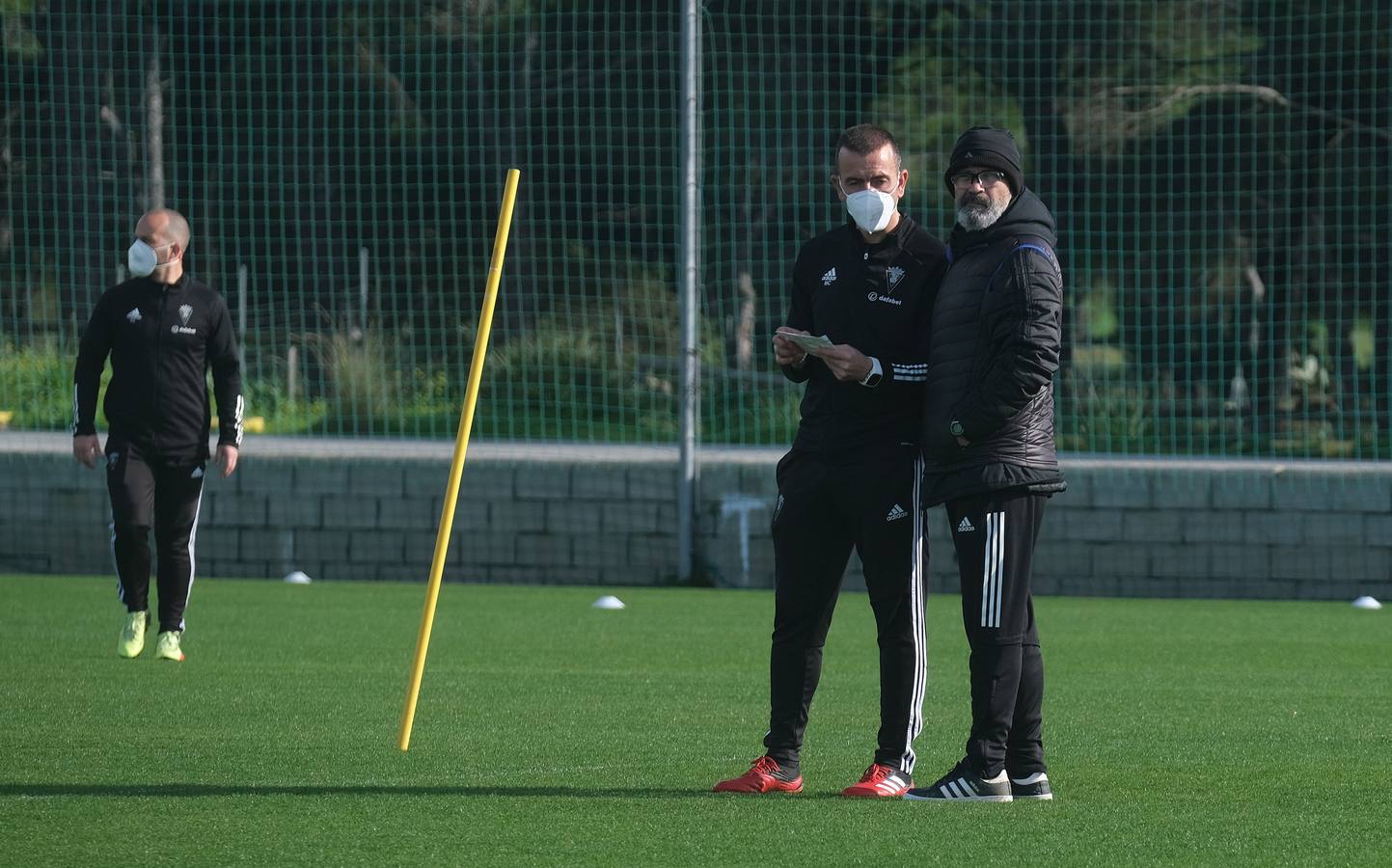 FOTOS: El Cádiz CF ya entrena con sus dos nuevos refuerzos