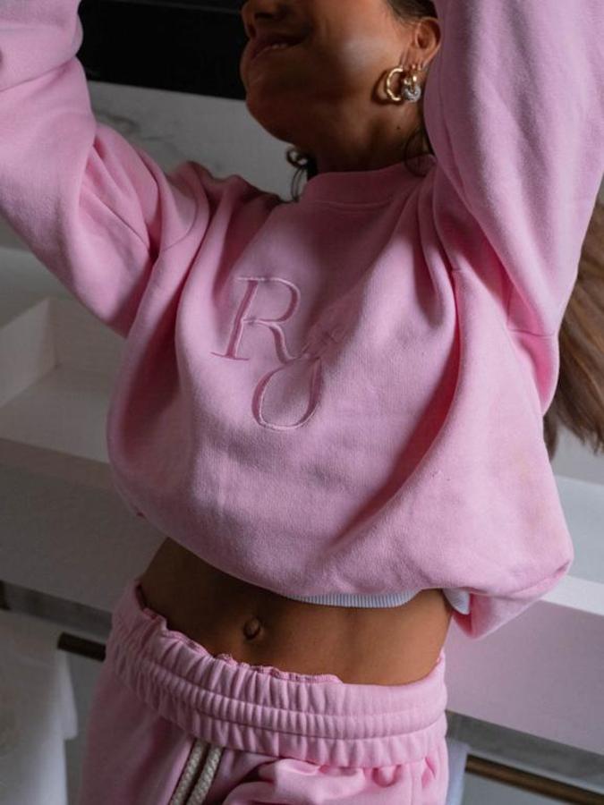 Detalles que marcan la diferencia. Prendas de calidad, pequeñas joyas, marcas especiales, un zapato clásico o las últimas zapatillas de moda son algunas de las propuestas que este 14 de febrero tendrán el éxito garantizado.