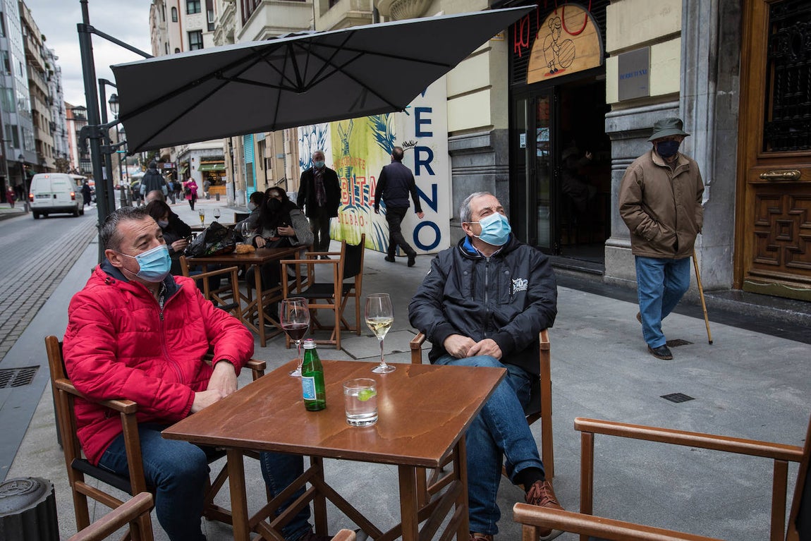 En imágenes: el día 1 de los bares vascos tras recibir el visto bueno de la Justicia