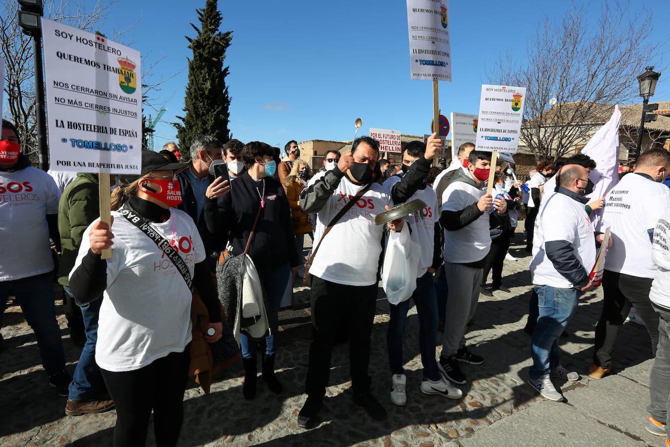 La protesta de los hosteleros en Toledo, en imágenes