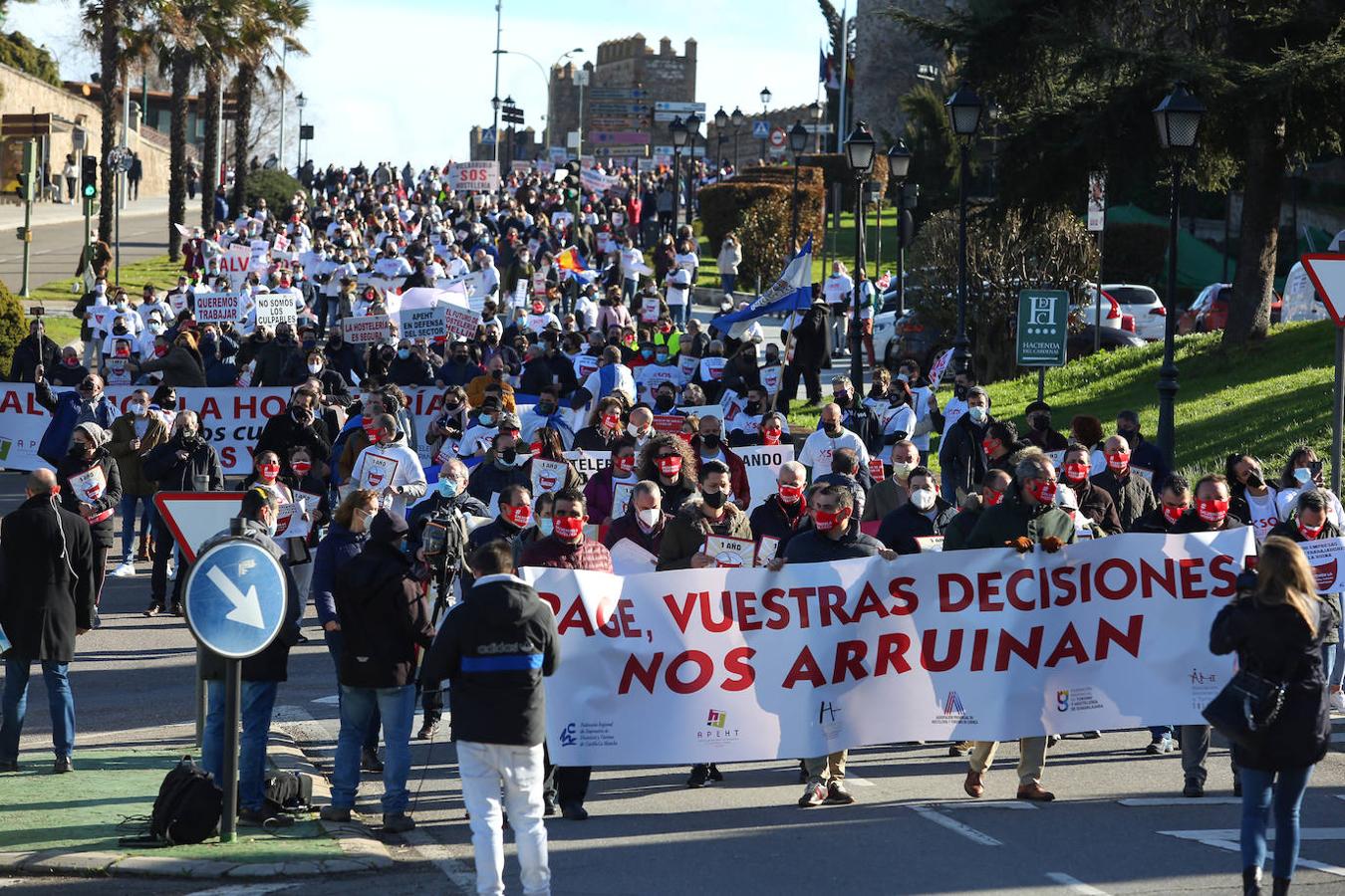 La protesta de los hosteleros en Toledo, en imágenes