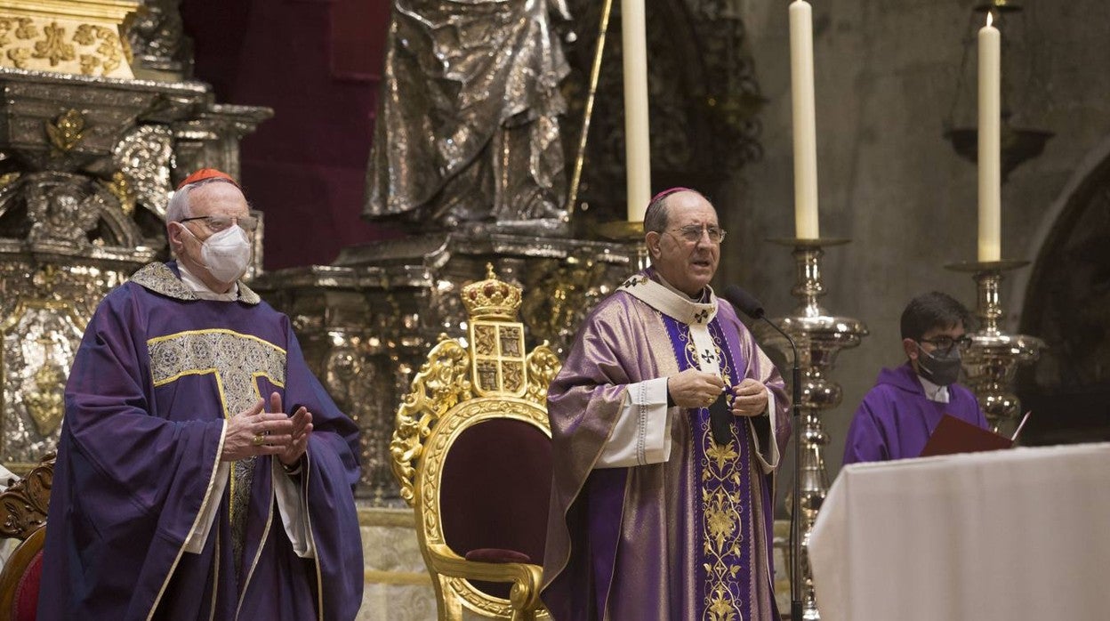 Misa por el arzobispo castrense Juan del Río en la Catedral de Sevilla