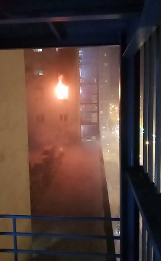 FOTOS: Alarma en Cádiz por un incendio en el hospital Puerta del Mar