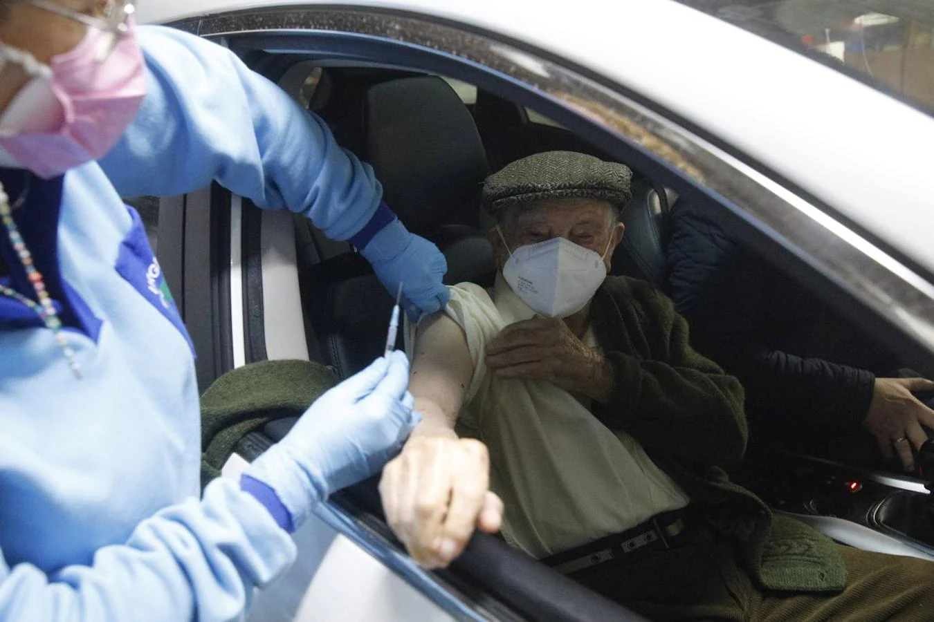 La vacunación del Covid a mayores de 80 años en Córdoba, en imágenes