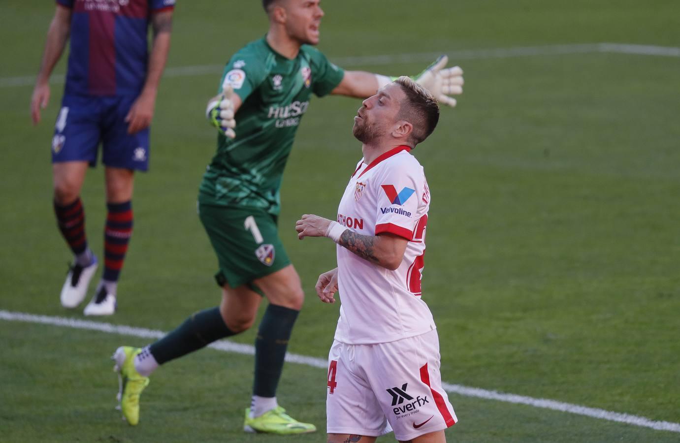 Las mejores imágenes del partido entre el Sevilla F.C. y el Huesca