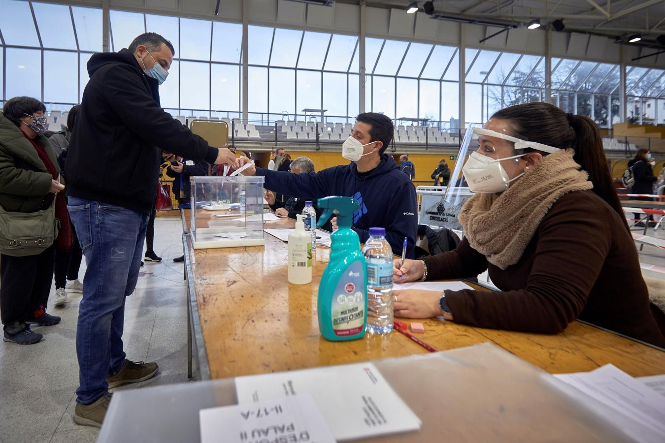 Elecciones Catalanas 2021: las atípicas imágenes que deja el 14-F