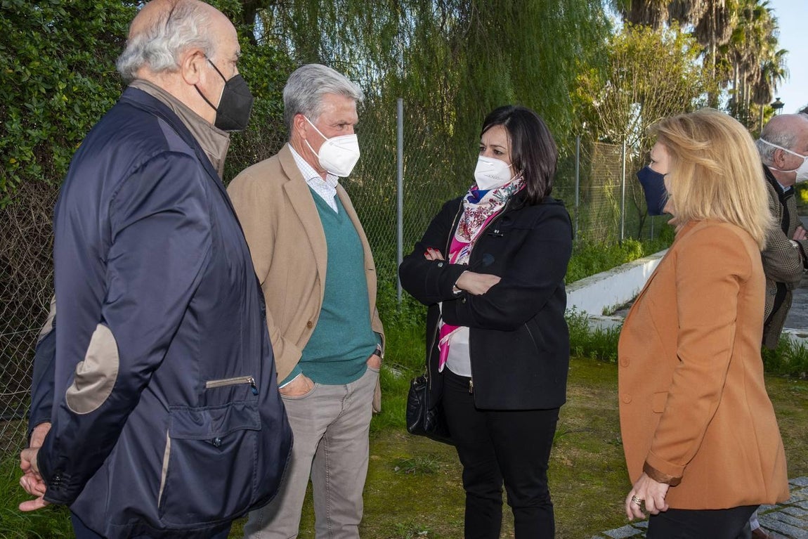 Protesta en Espartinas en defensa de la tauromaquia, en imágenes
