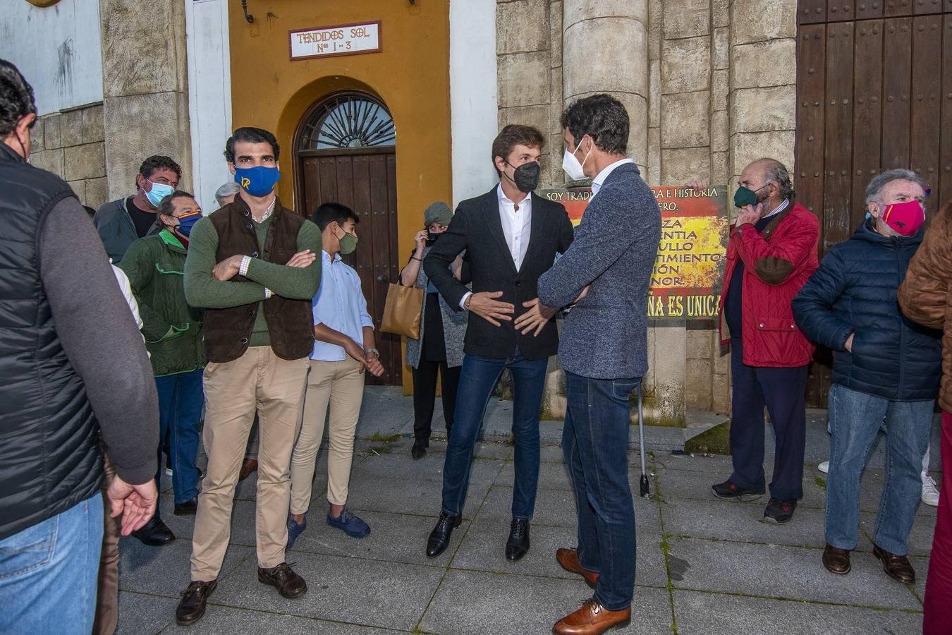 Protesta en Espartinas en defensa de la tauromaquia, en imágenes