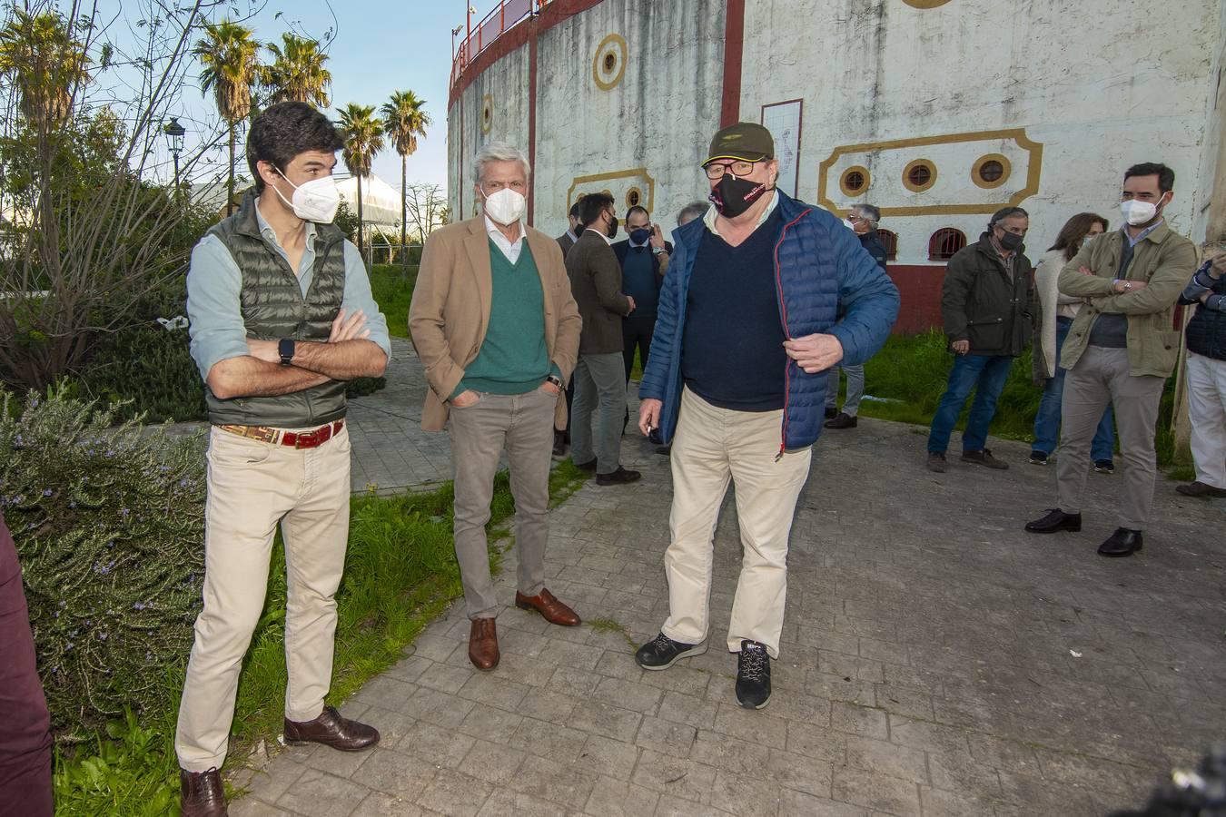 Protesta en Espartinas en defensa de la tauromaquia, en imágenes