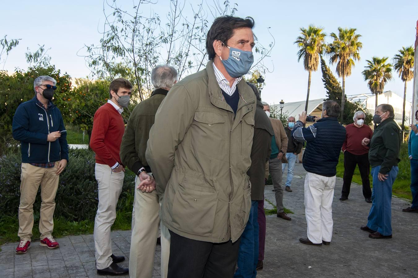 Protesta en Espartinas en defensa de la tauromaquia, en imágenes