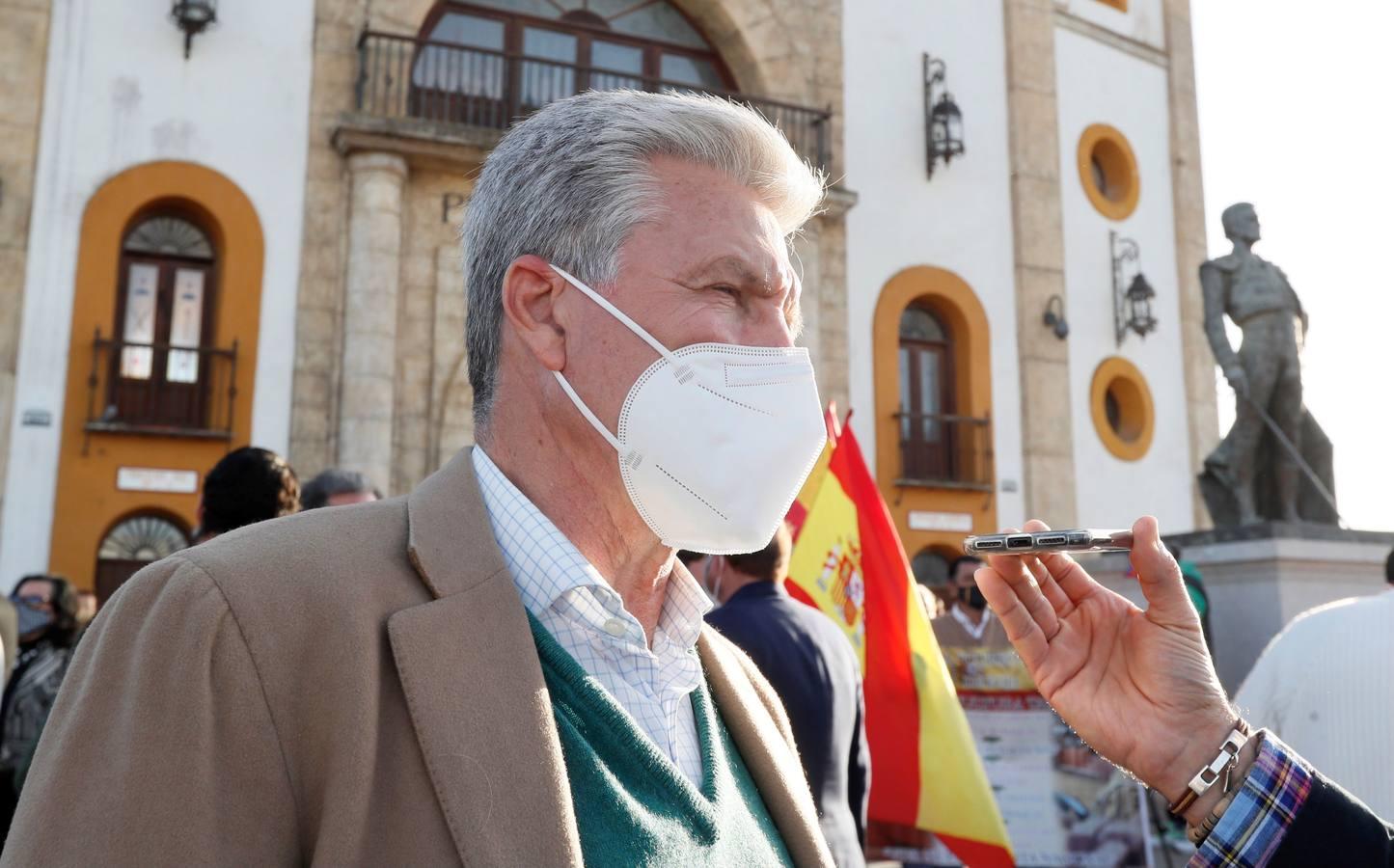 Protesta en Espartinas en defensa de la tauromaquia, en imágenes