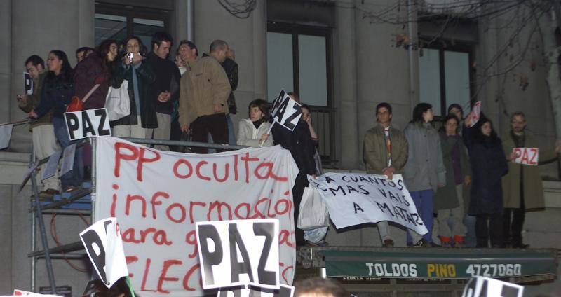 Protestas tras el 11-M. Protestas por la gestión del 11-M, ocurrido tres días antes de las elecciones generales de 2004, en las que el PP perdió el poder.