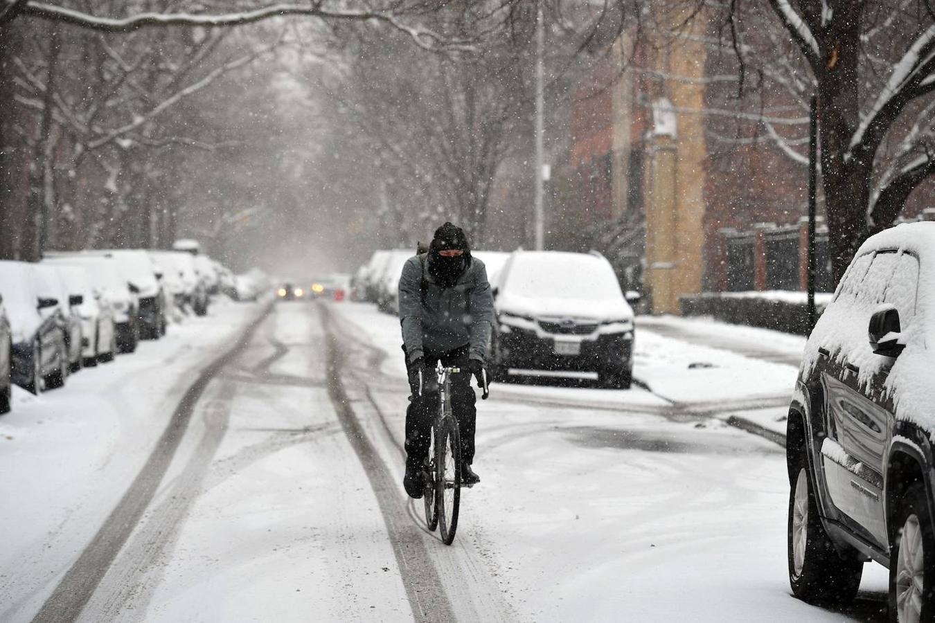 "Esta caída polar prolongada de las temperaturas romperá cientos de récords de temperaturas mínimas de febrero e incluso amenaza a mínimos históricos de temperatura", ha explicado el NWS.. 