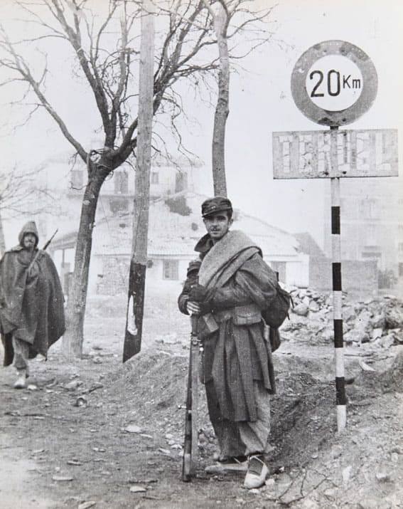 Miliciano después de la toma de Teruel, 1938. 