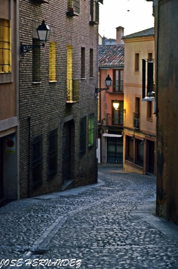 Una historia de 3.000 fotografías sobre la ciudad de Toledo resumidas en un puñado de instantáneas