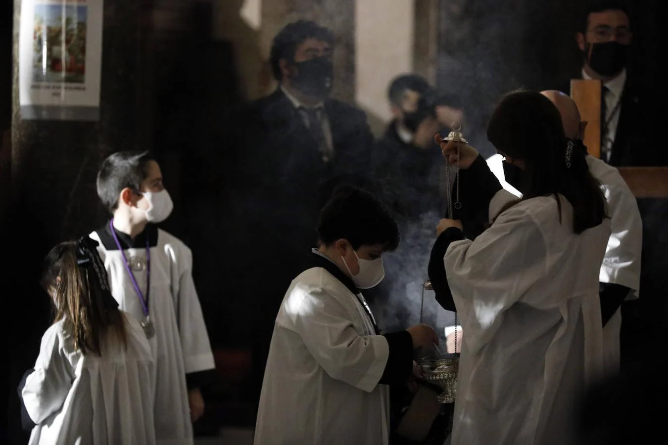El Vía Crucis de las cofradías de Córdoba, en imágenes