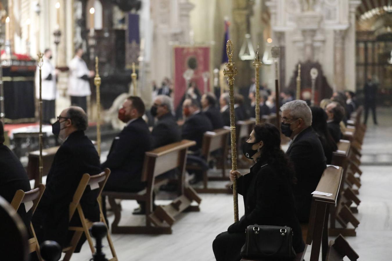 El Vía Crucis de las cofradías de Córdoba, en imágenes