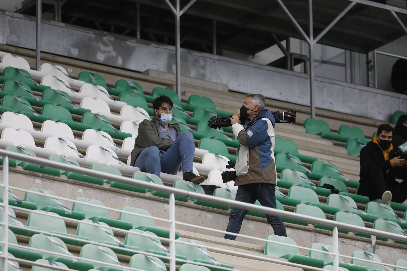 La otra cara del Córdoba CF - Linares, en imágenes