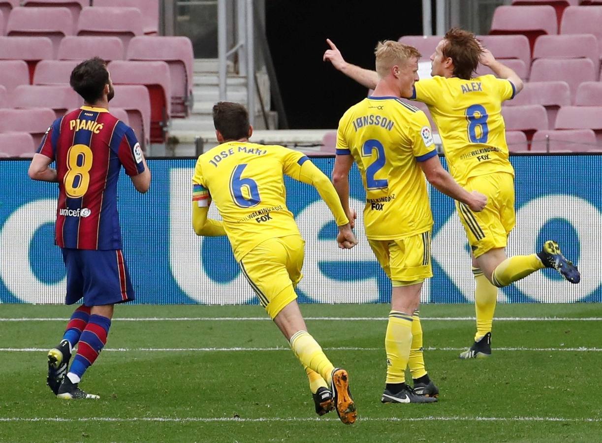 FOTOS: Las imágenes del empate del Cádiz en Barcelona