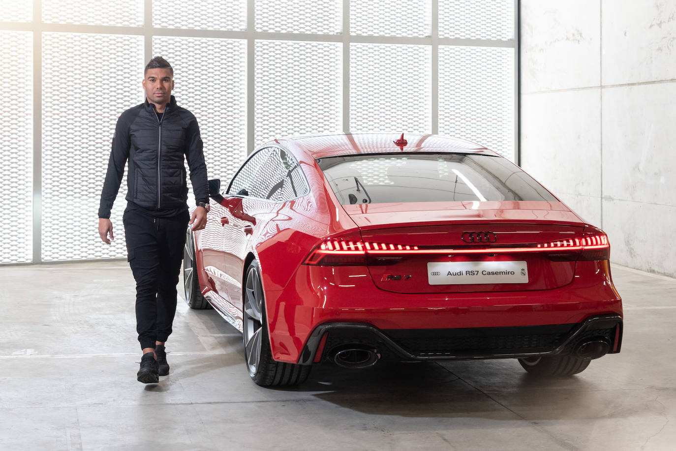 Galería: derroche de CV en los nuevos &#039;coches oficiales&#039; del Real Madrid