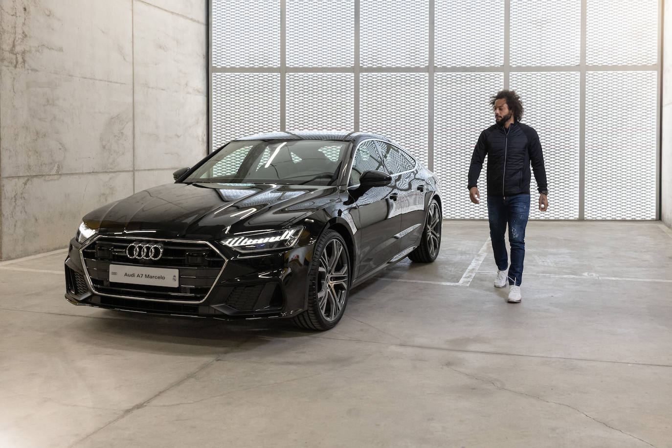 Galería: derroche de CV en los nuevos &#039;coches oficiales&#039; del Real Madrid